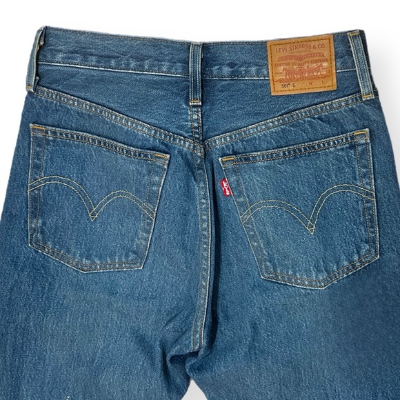 levi’s 501 jeans in medium blue wash (size 25) - Picture 4 of 7